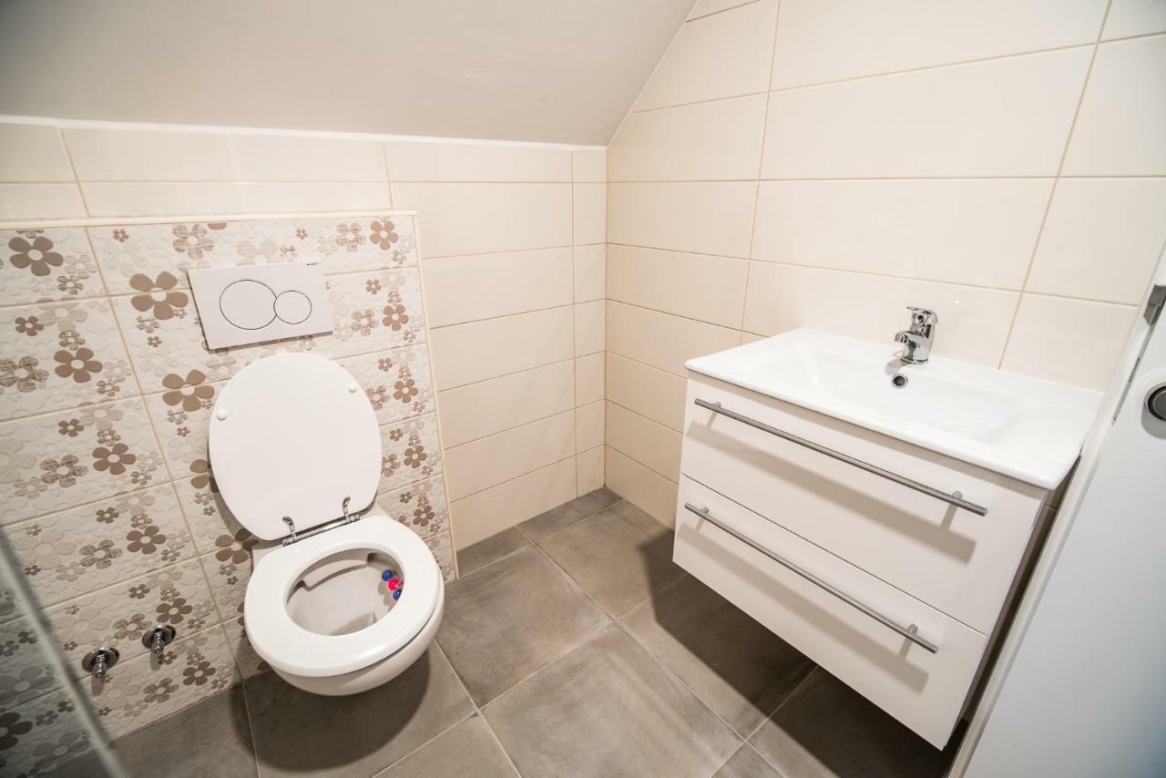 Guesthouse Mars Иг Экстерьер фото